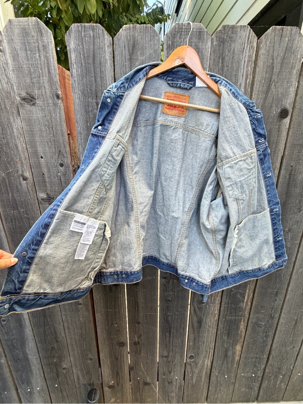 Levi’s Trucker Denim Jacket Women’s XXL Oversized Light Wash Blue Jean Jacket - Picture 3 of 14